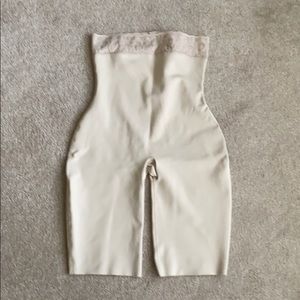 NWOT Wonderlul Kardashian Shapewear
